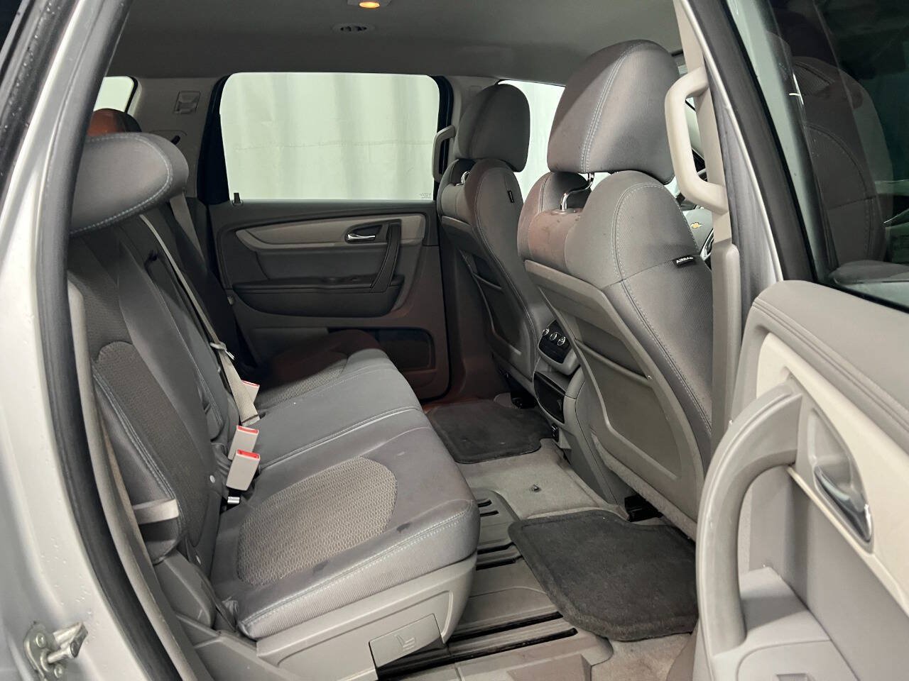 Used 2014 Chevrolet Traverse LT FWD image 11
