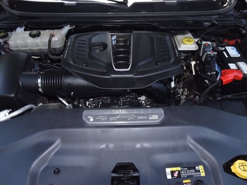 Used 2023 Jeep Grand Wagoneer Series III AWD/4WD image 38