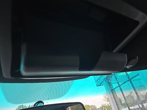 Used 2017 Ford Explorer XLT image 66