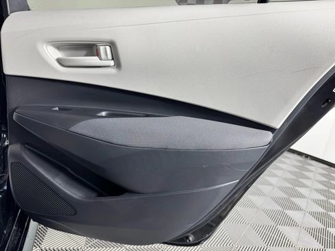 Used 2025 Toyota Corolla LE FWD image 37