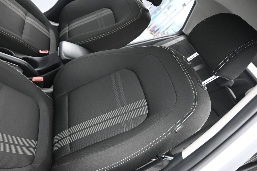 Used 2025 Hyundai Venue SEL FWD image 9