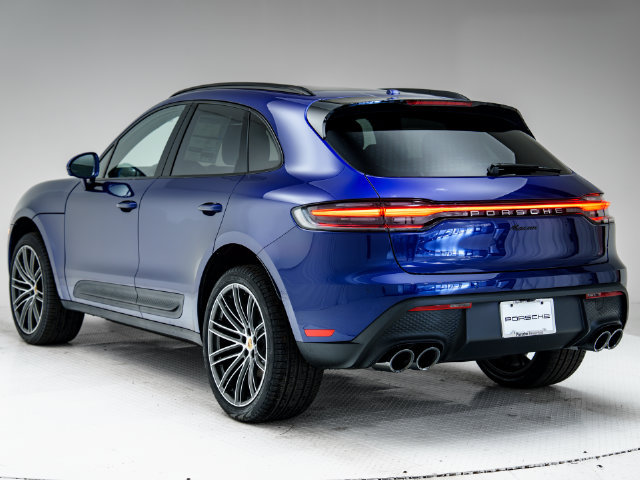 Certified 2026 Porsche Macan AWD/4WD image 3