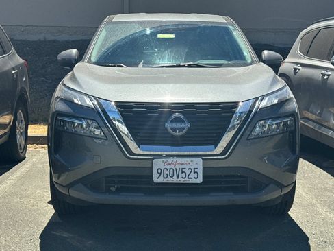 Used 2023 Nissan Rogue SV FWD image 3