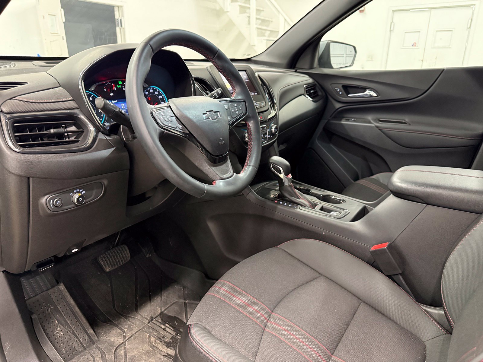 Used 2023 Chevrolet Equinox RS w/ LPO, Floor Liner Package FWD image 19