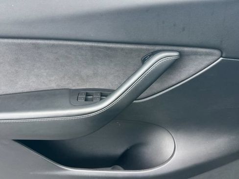 Used 2022 Tesla Model Y Performance AWD/4WD image 12