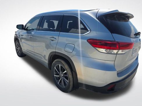 Used 2018 Toyota Highlander XLE image 4
