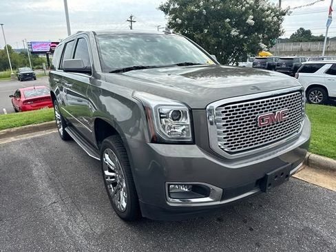 Used 2017 GMC Yukon Denali w/ Open Road Package AWD/4WD image 3