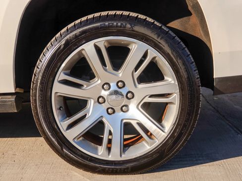 Used 2016 Cadillac Escalade ESV Premium image 29