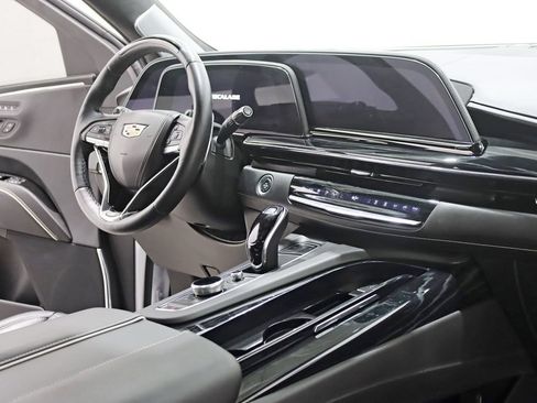 Used 2024 Cadillac Escalade V AWD/4WD image 40