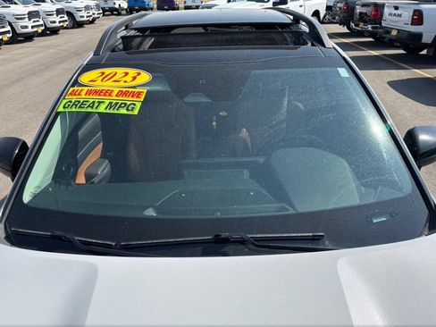 Used 2023 Kia Sorento AWD image 9