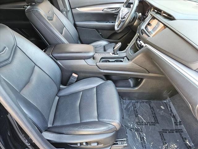 Used 2017 Cadillac XT5 Luxury w/ Driver Awareness Package AWD/4WD image 26