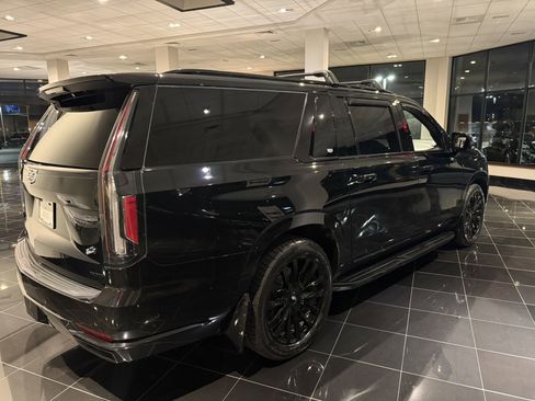 Certified 2023 Cadillac Escalade ESV Sport Platinum w/ LPO, ONYX Package image 7