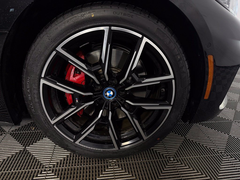 Used 2023 BMW i4 eDrive40 w/ M Sport Package RWD image 10