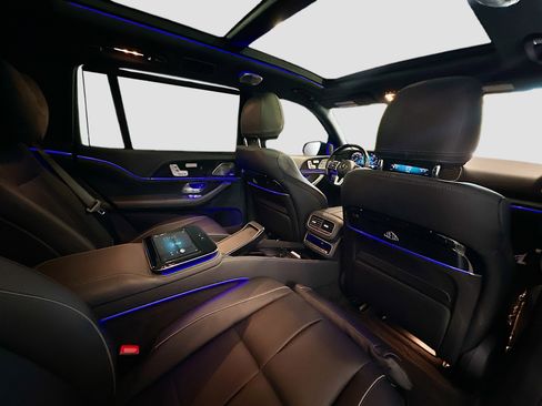 Used 2023 Mercedes-Benz Maybach GLS 600 Maybach GLS 600 image 32