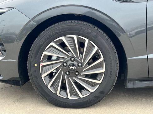 New 2026 Hyundai Sonata Limited image 8