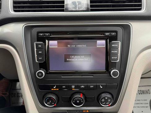 Used 2015 Volkswagen Passat 1.8T Limited Edition image 26