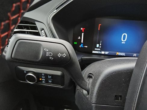 Used 2025 Ford Escape ST-Line image 29