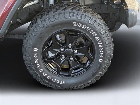 Used 2022 Jeep Gladiator Willys image 10