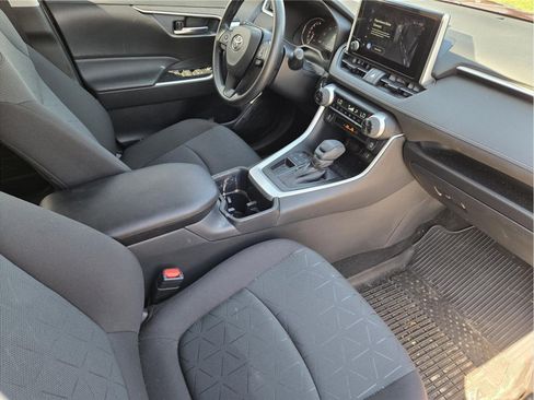 Used 2025 Toyota RAV4 XLE w/ Convenience Package FWD image 13