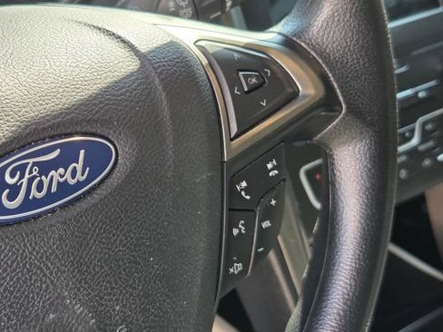 Used 2019 Ford Fusion SE FWD image 9