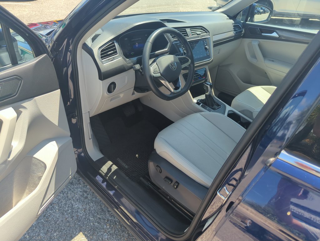 Certified 2023 Volkswagen Tiguan SE FWD image 7