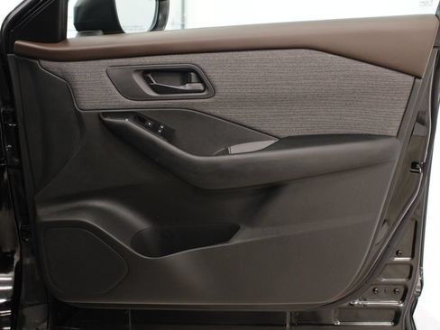 Used 2023 Nissan Rogue S FWD image 14