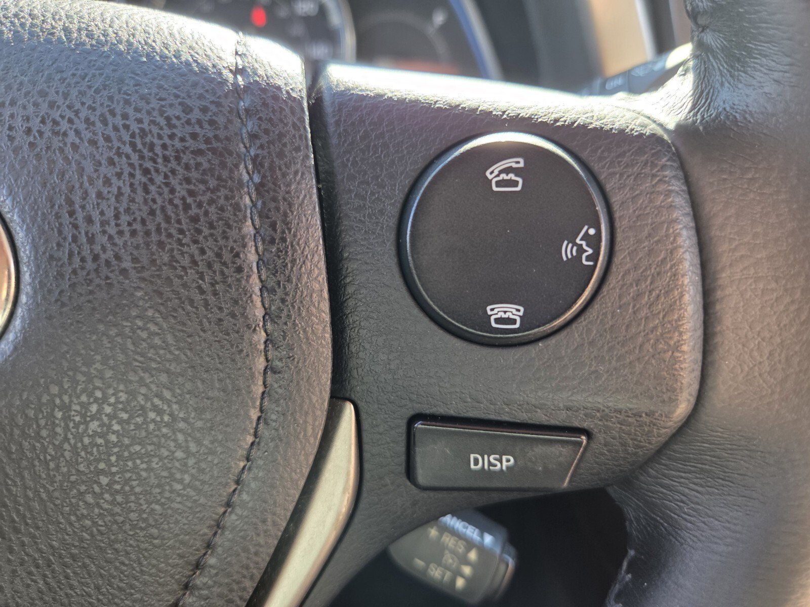 Used 2015 Toyota RAV4 Limited AWD/4WD image 26