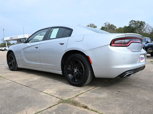 Used 2023 Dodge Charger SXT image 4