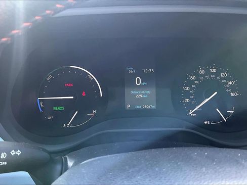 Used 2022 Toyota Sienna XSE image 18