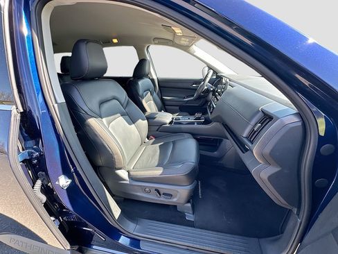 Used 2023 Nissan Pathfinder SL image 33