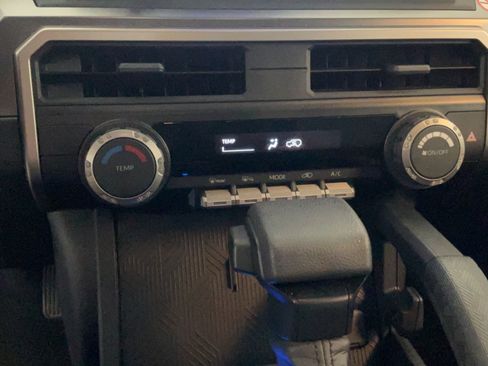 Certified 2025 Toyota 4Runner SR5 AWD/4WD image 15