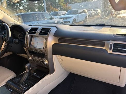 Used 2021 Lexus GX 460 Premium w/ Premium Package AWD/4WD image 12