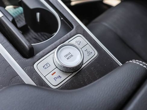 Used 2024 Genesis GV80 2.5T w/ Advanced Package AWD/4WD image 21