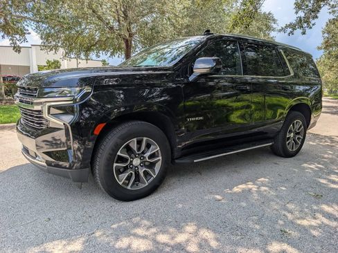 Used 2022 Chevrolet Tahoe LT w/ Luxury Package AWD/4WD image 3
