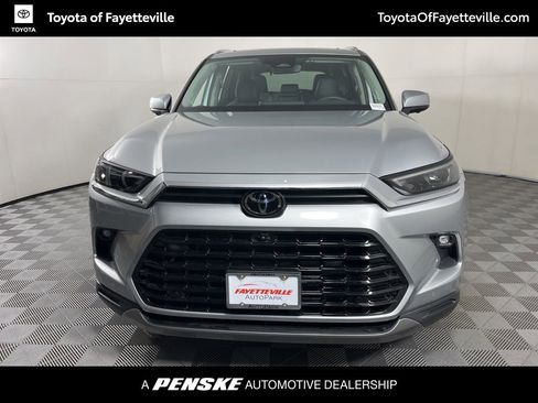 Used 2024 Toyota Grand Highlander Limited image 19