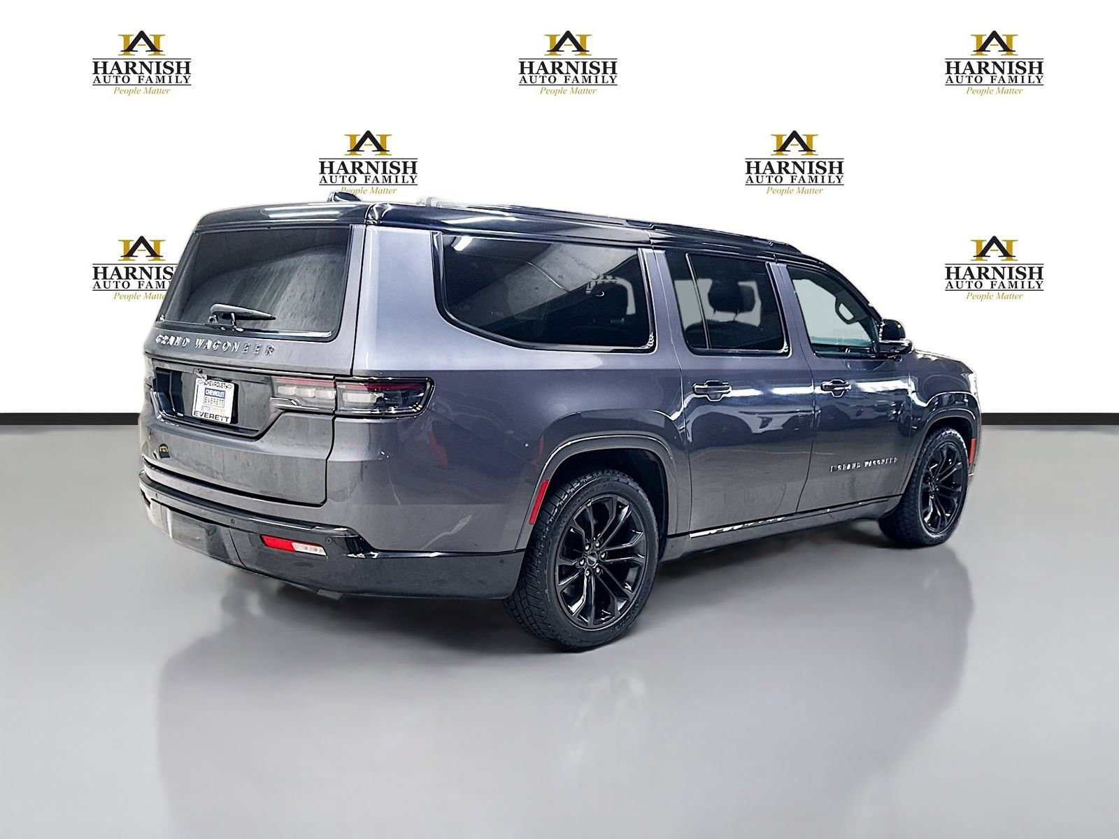 Used 2024 Jeep Grand Wagoneer L Series II w/ Quick Order Packagew 28T AWD/4WD image 5