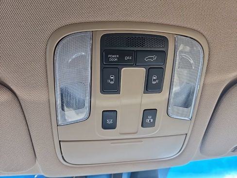 Used 2018 Kia Sedona EX FWD image 21
