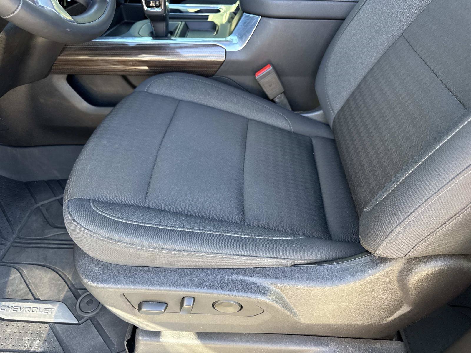 Used 2025 Chevrolet Silverado 1500 LT w/ Safety Package RWD image 18