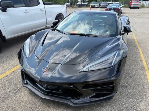 Used 2023 Chevrolet Corvette Stingray Preferred Conv w/ Z51 Performance Package RWD image 6