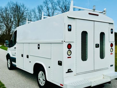 Used 2015 Ford Transit 250 138 w/ Interior Upgrade Package image 4