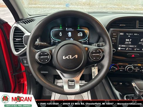 Used 2025 Kia Soul LX w/ LX Technology Package image 13