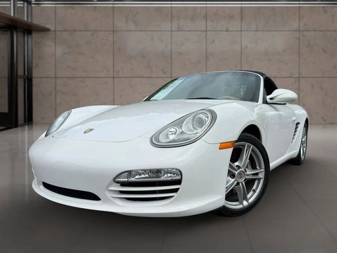 Used 2010 Porsche Boxster RWD image 3