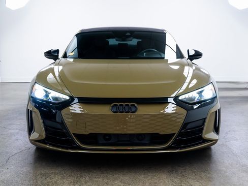 Used 2023 Audi e-tron GT Premium Plus image 2