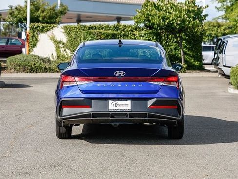 New 2026 Hyundai Elantra SE FWD image 4
