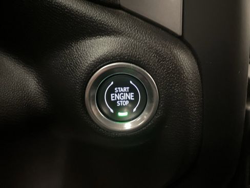 Used 2024 Chevrolet Silverado 2500 Custom w/ Custom Value Package image 10