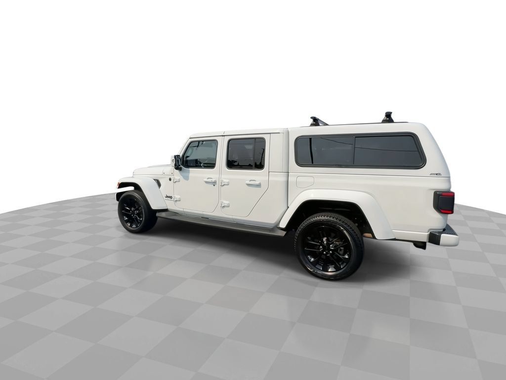 Used 2023 Jeep Gladiator Overland AWD/4WD image 5