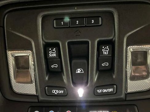 Used 2022 Chevrolet Silverado 2500 High Country AWD/4WD image 26