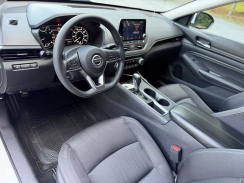 Used 2019 Nissan Altima 2.5 S FWD image 10