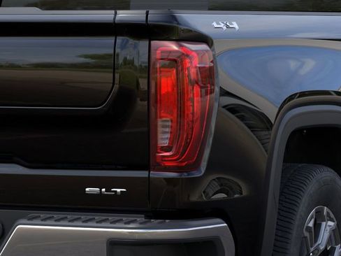 New 2026 GMC Sierra 1500 SLT AWD/4WD image 11