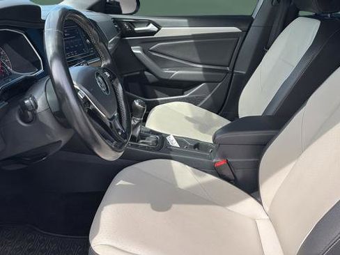 Used 2020 Volkswagen Jetta R-Line w/ R-Line Cold Weather Package FWD image 17